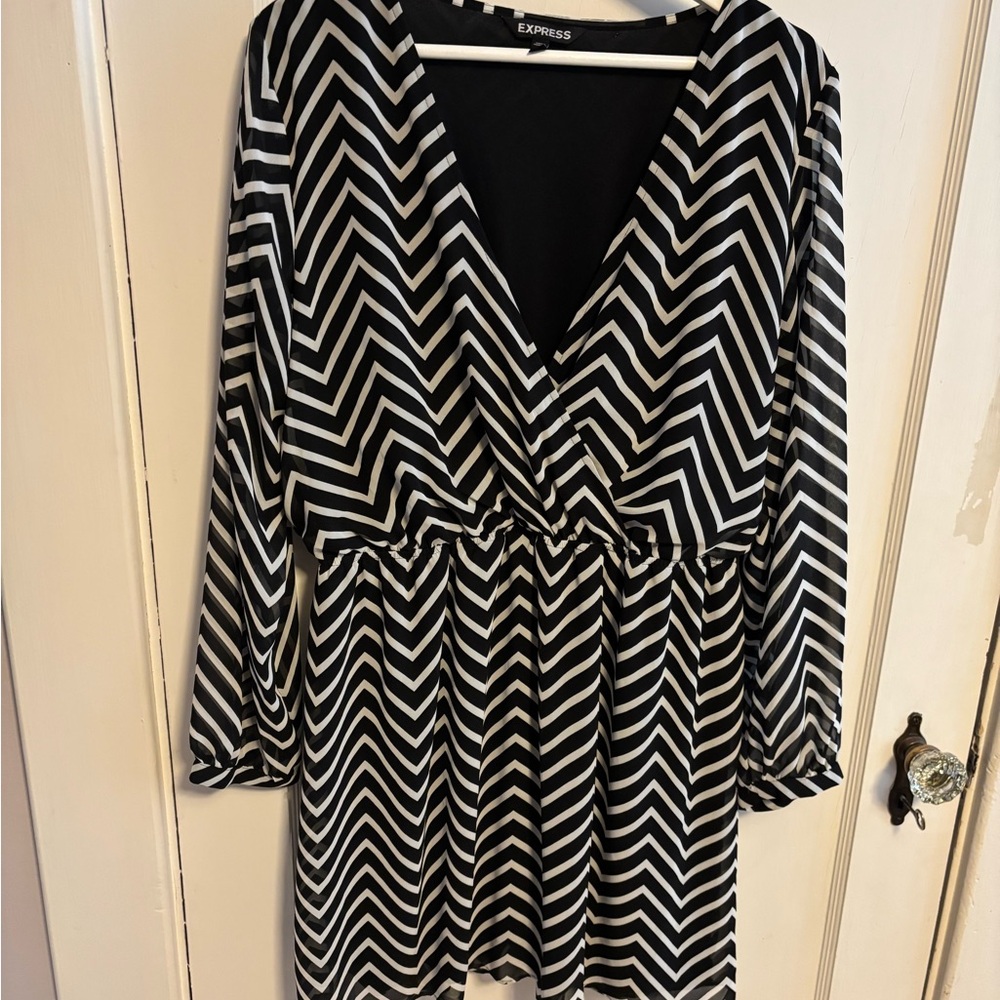 Express Black and White V-Neck Bishop Sleeve Sundress